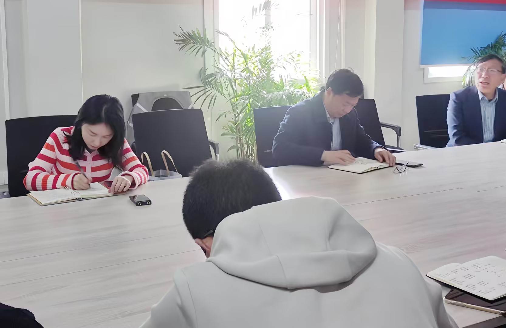 我院参加学校专业课程建设研讨会